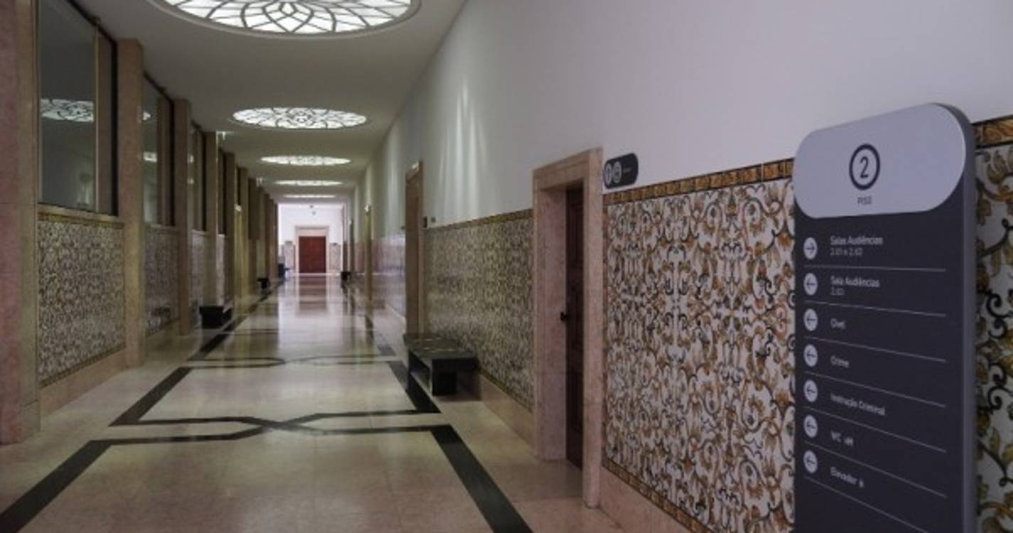 Ministério da Justiça admite dificuldades em gerir 'stocks' de papel