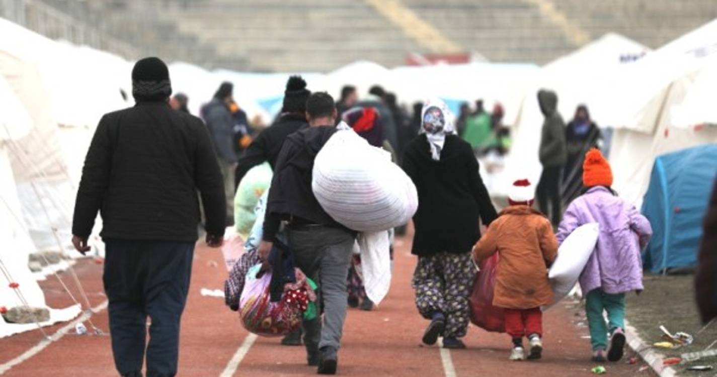 Associação Monte de Amigos angaria roupa e mantimentos para enviar à Turquia