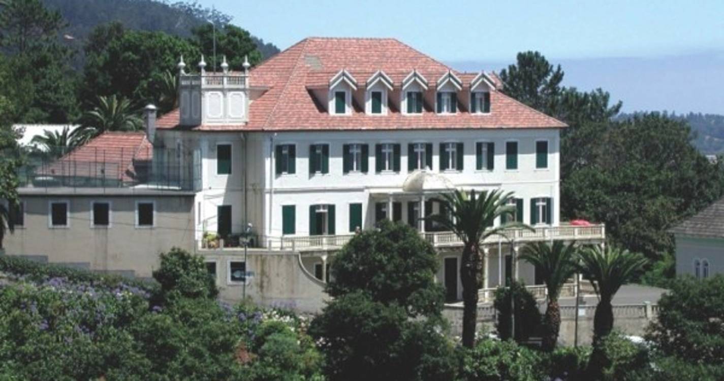 Colégio Infante D. Henriques mantém uso da máscara nos espaços interiores