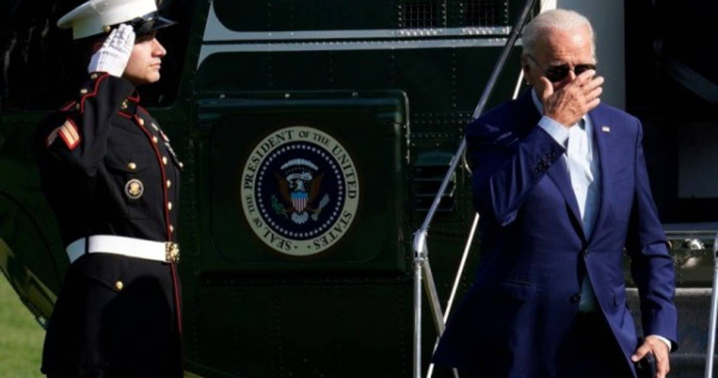 Covid-19: Biden testa positivo e está com sintomas leves