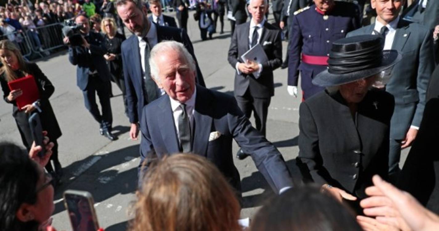 Isabel II: Carlos III promete "profundo compromisso" com País de Gales
