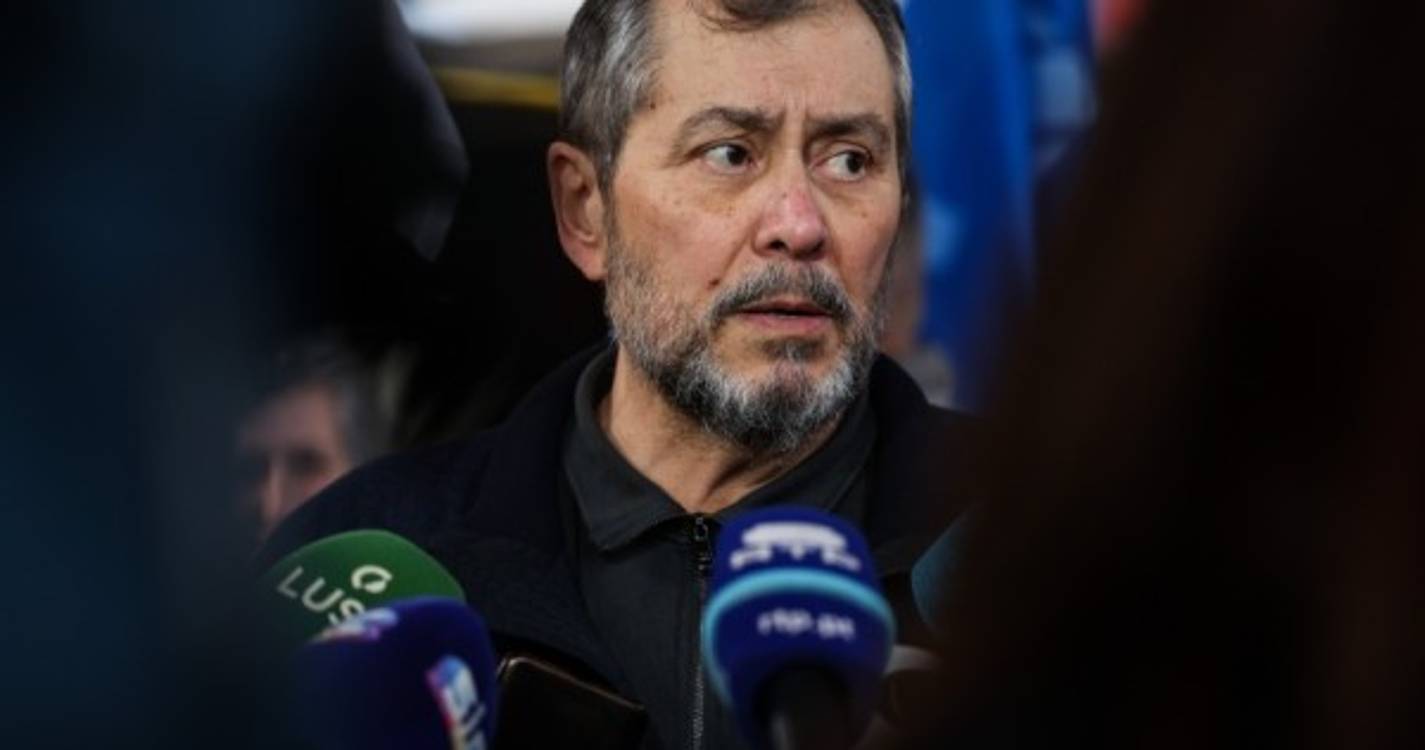 Fenprof destaca adesão à greve de docentes "extraordinária" com serviços mínimos "ilegais"