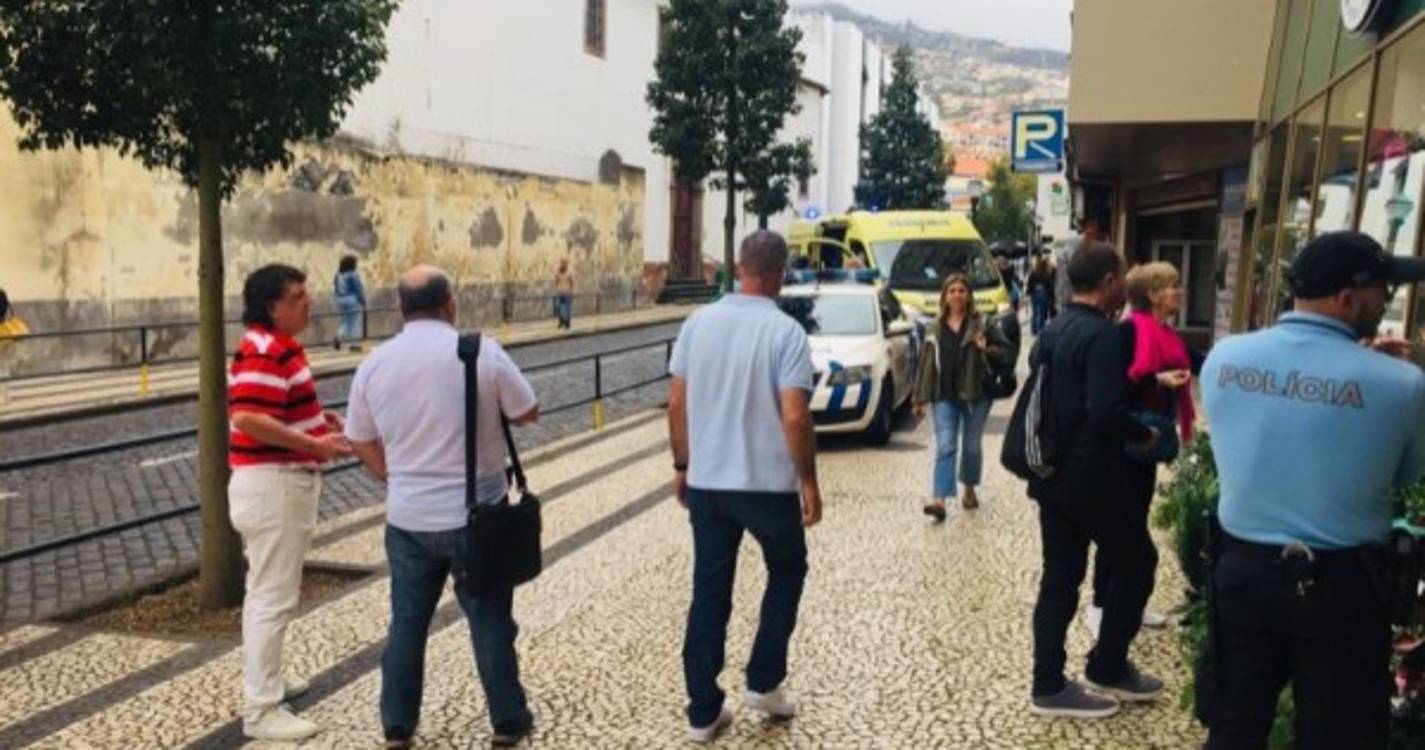 Homem assistido no Centro Comercial Europa