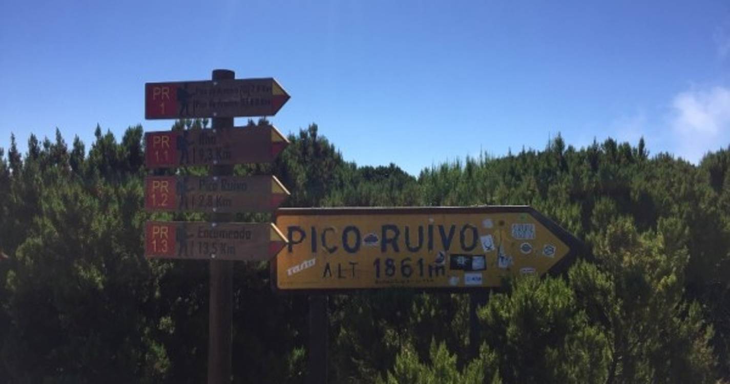 Turista socorrida entre o Pico Ruivo e o Pico do Areeiro