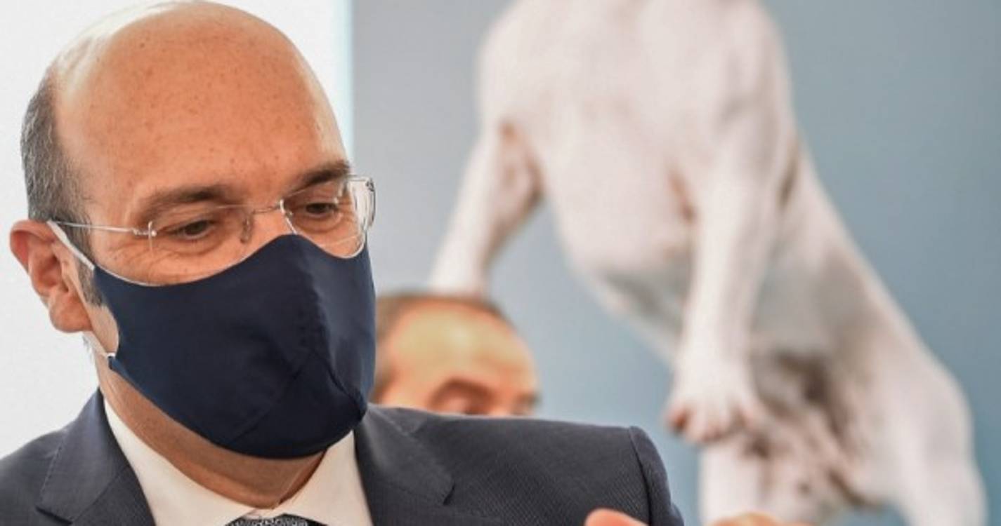 Covid-19: Ministro de Estado Siza Vieira testa positivo