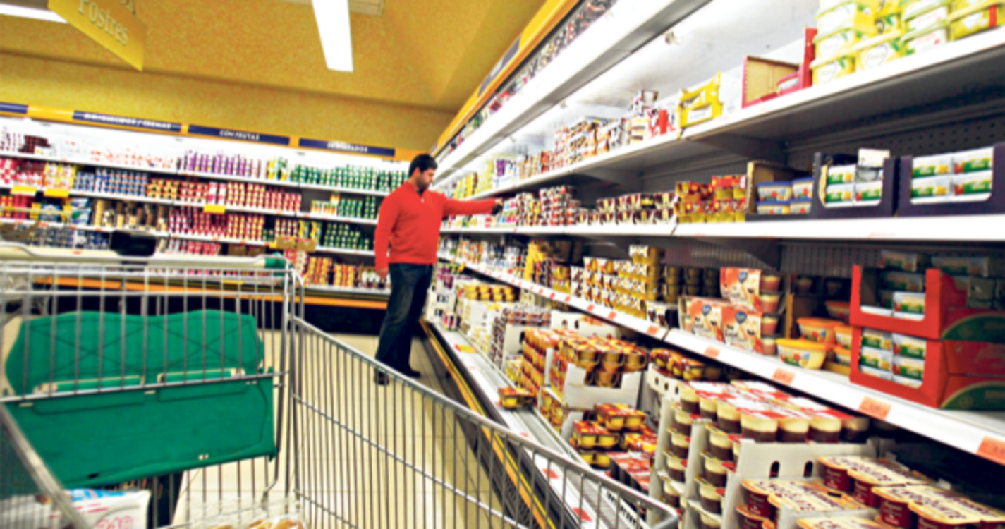 Covid-19: APED pede clarificação sobre uso de máscara nas grandes superfícies