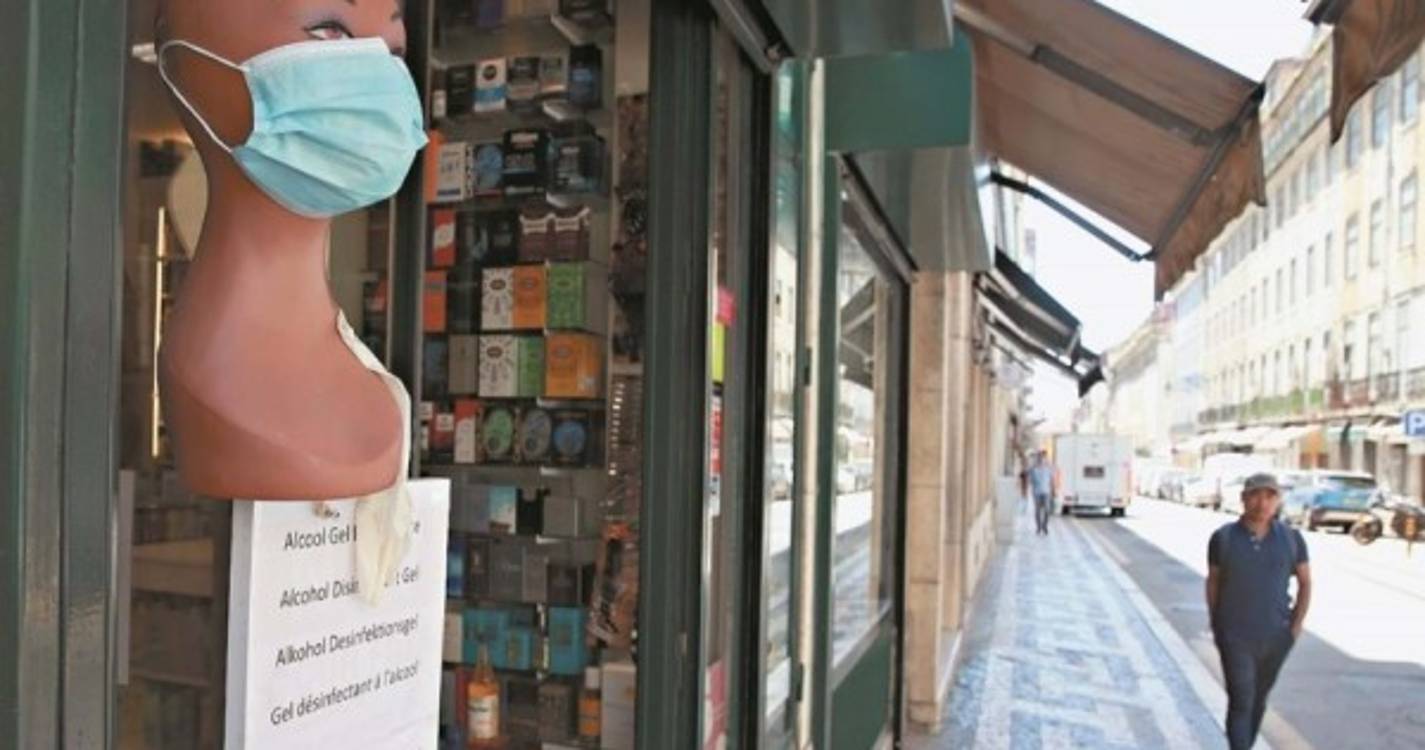 Confiança dos consumidores e clima económico estabilizam em dezembro