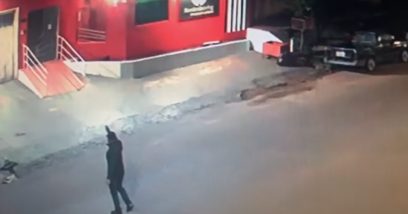 Sede de jornal brasileiro atingida por tiros (com vídeo)