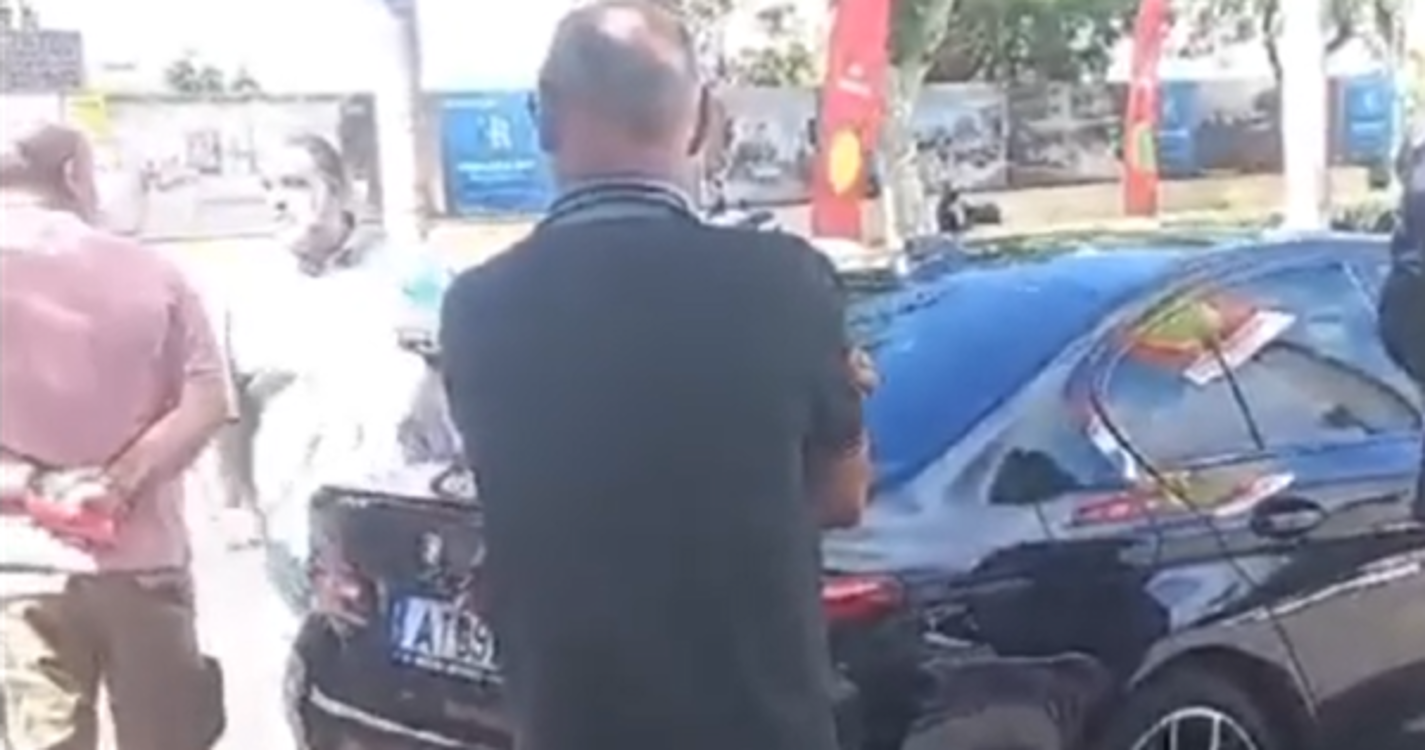 Campanha: Nuno Morna envolve-se com um popular (com vídeo)