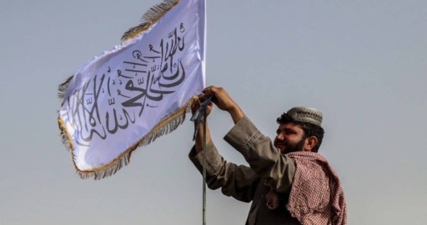 Afeganistão: Talibãs aprovam primeiro orçamento sem ajuda internacional