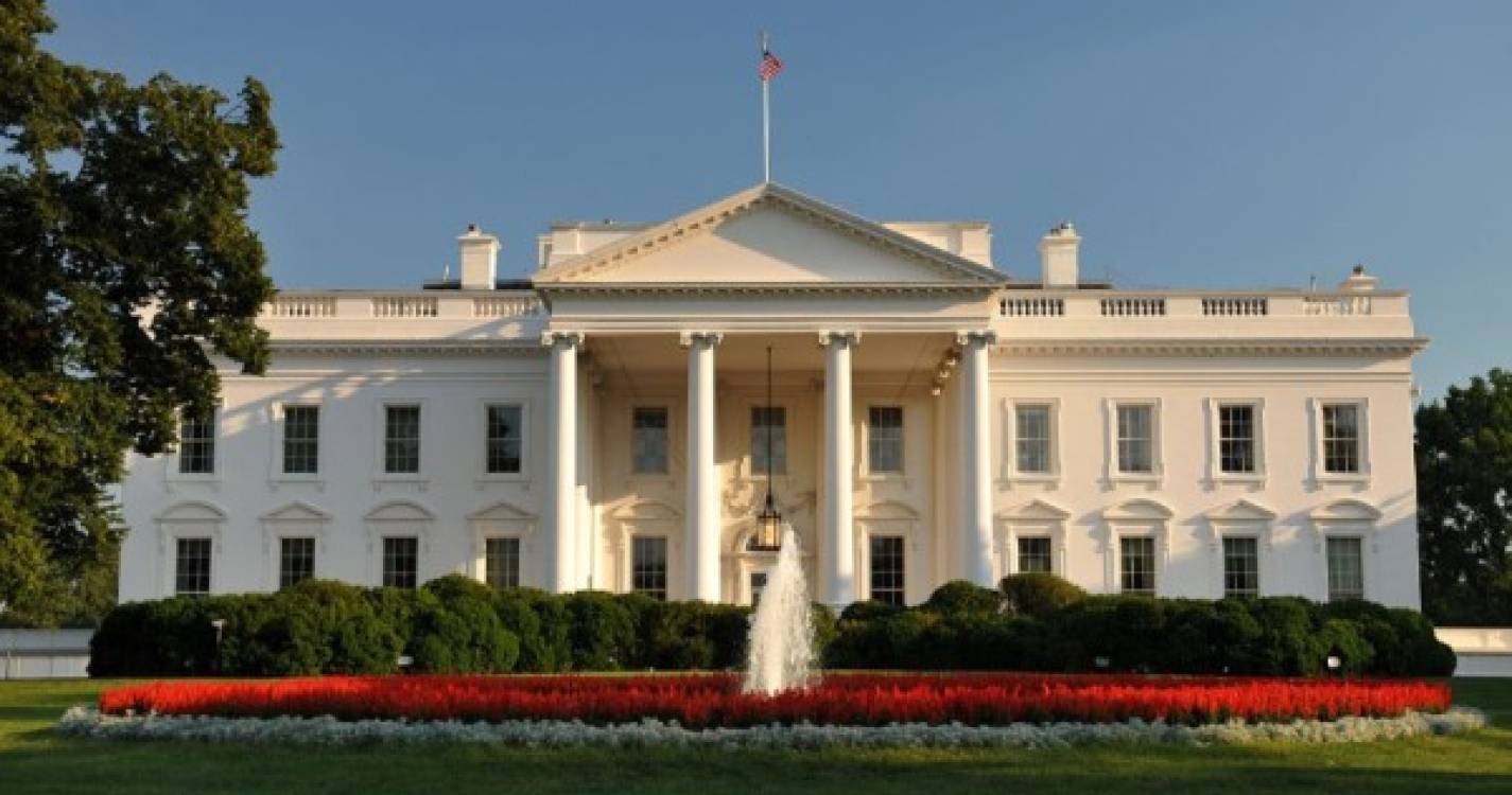 Dois mortos e dois feridos graves atingidos por relâmpago junto à Casa Branca