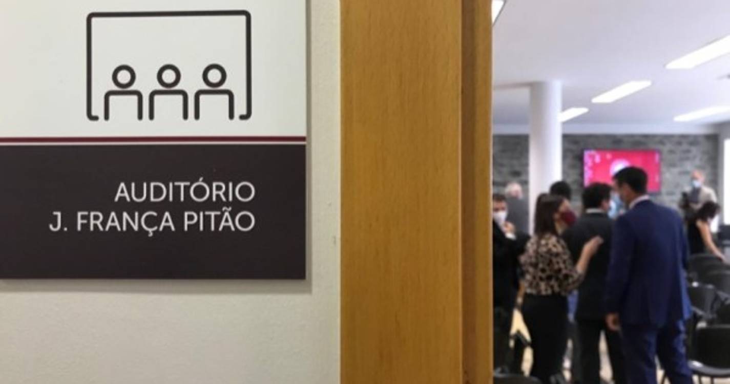 Ordem dos Advogados presta homenagem a França Pitão