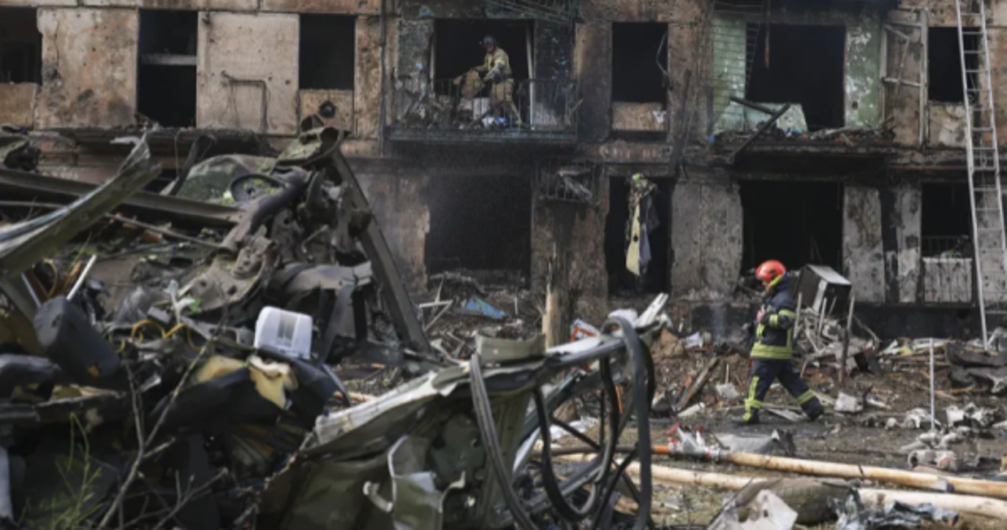 Ucrânia: Sobe para 11 número de mortos em ataques russos contra cidade natal de Zelensky