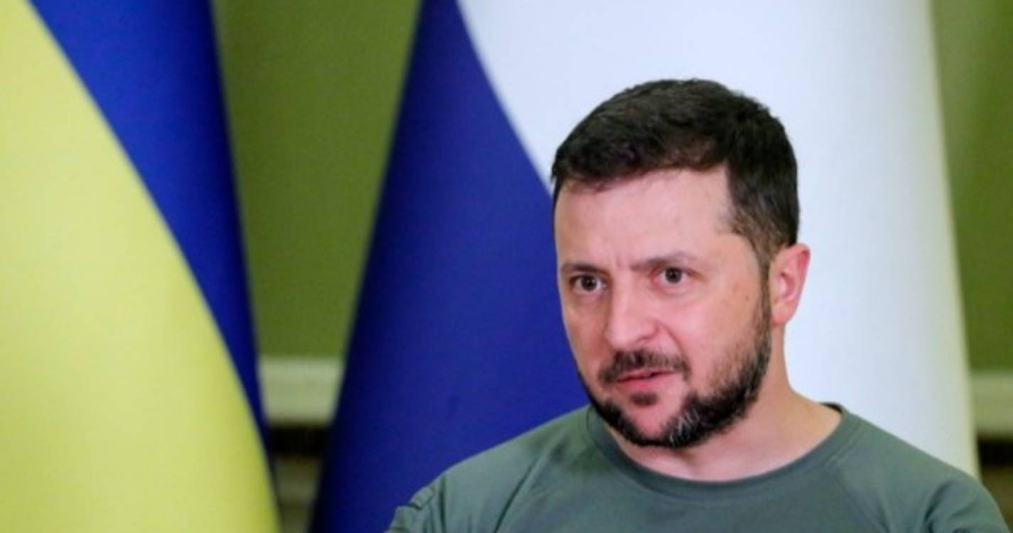 Ucrânia: Zelensky promete que país vai reconstruir escolas destruídas