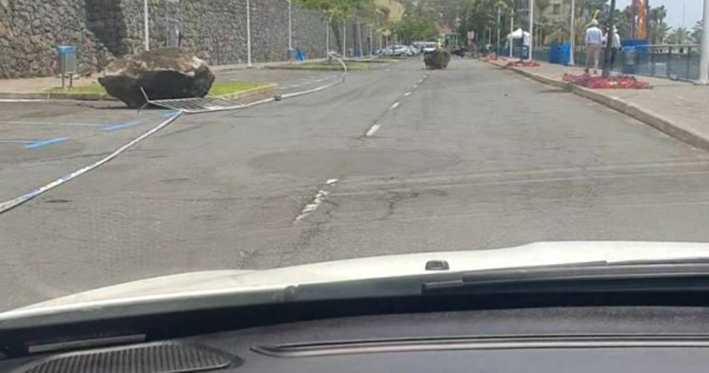 Escarpa da marginal da Calheta alvo de monitorização