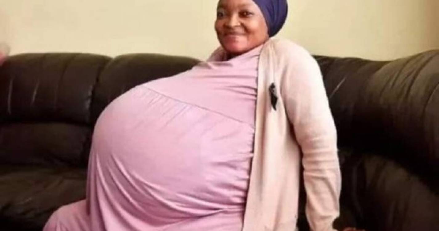 Mulher sul-africana deu à luz 10 filhos de uma só vez