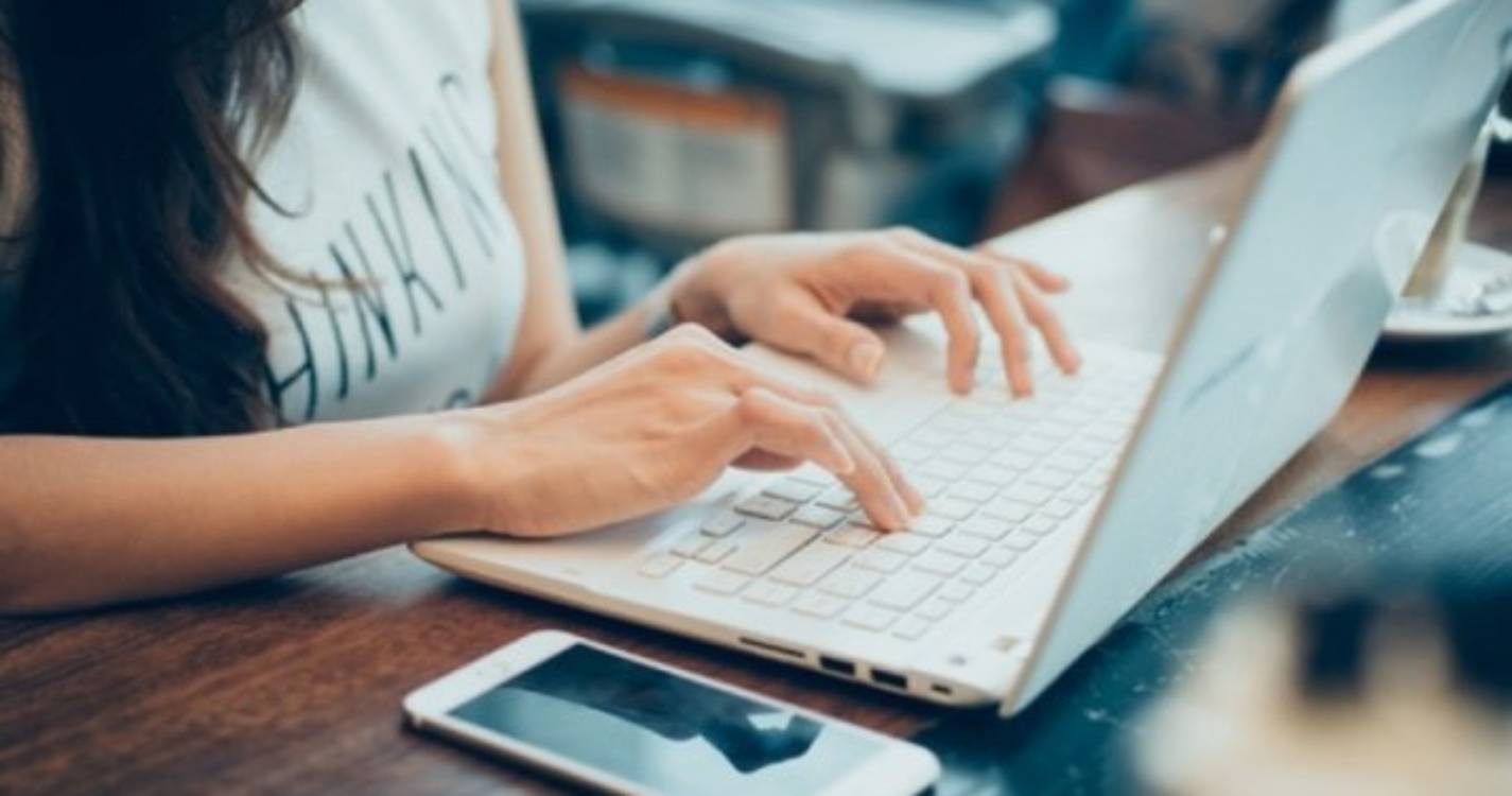 31,1% dos empregados madeirenses trabalha com recurso a dispositivos digitais