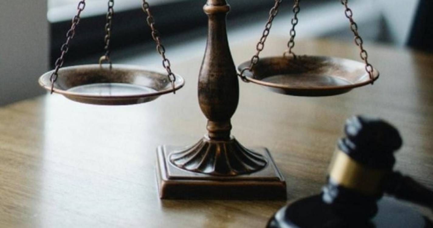 Homem condenado a nove anos e meio de prisão por violar idosa em Condeixa-a-Nova