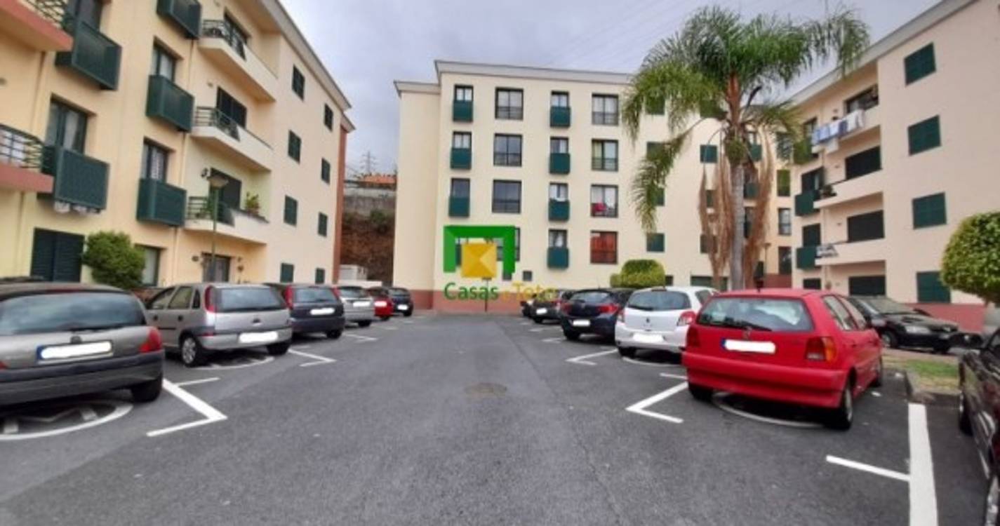 Apartamento T2 - Câmara de Lobos