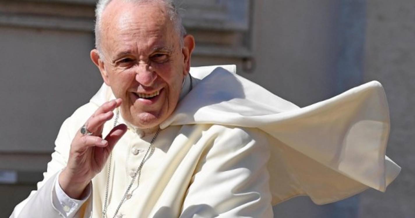 Papa diz que visita a Kiev está "em cima da mesa"