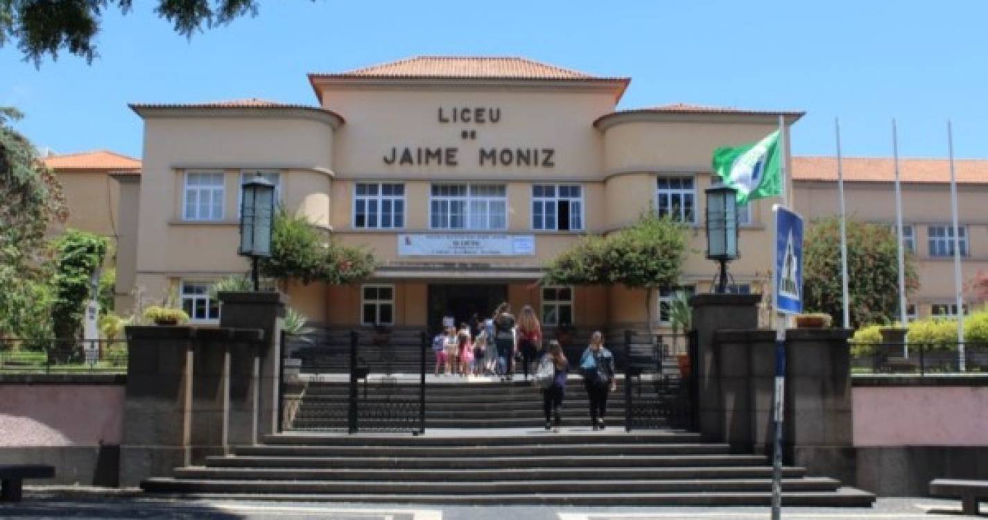 Mais 13 casos positivos e Covid nas Escolas madeirenses