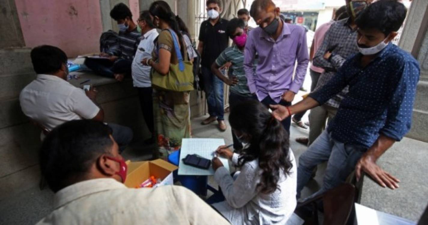 Covid-19: Índia ultrapassa 250 mil mortos após novo máximo diário