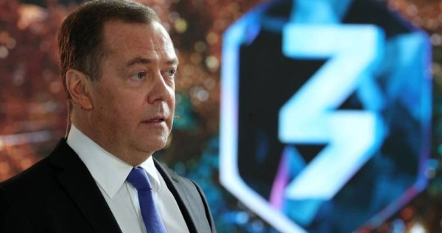 Ucrânia: Ex-Presidente russo pede "eliminação" de Zelensky