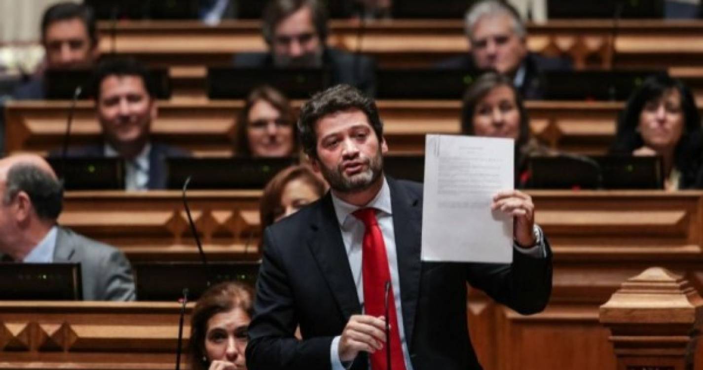 Comissão parlamentar aprova levantamento de imunidade do deputado André Ventura