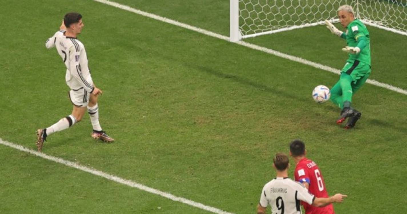 Japão e Espanha nos 'oitavos' e Alemanha eliminada