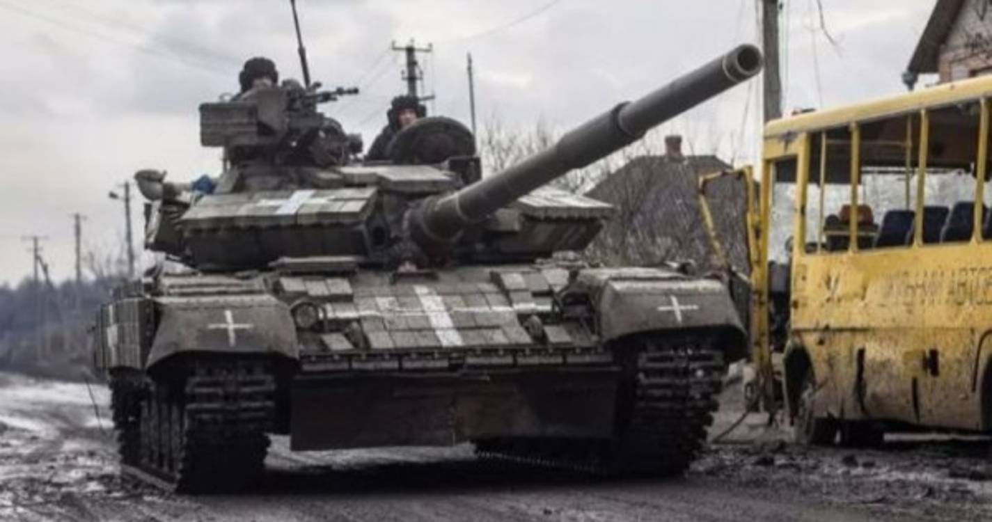 Ucrânia: Checos e eslovacos apelam a aplicação efetiva de sanções à Rússia