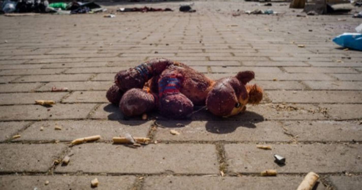 Bombardeamentos na Ucrânia estão a matar e mutilar crianças