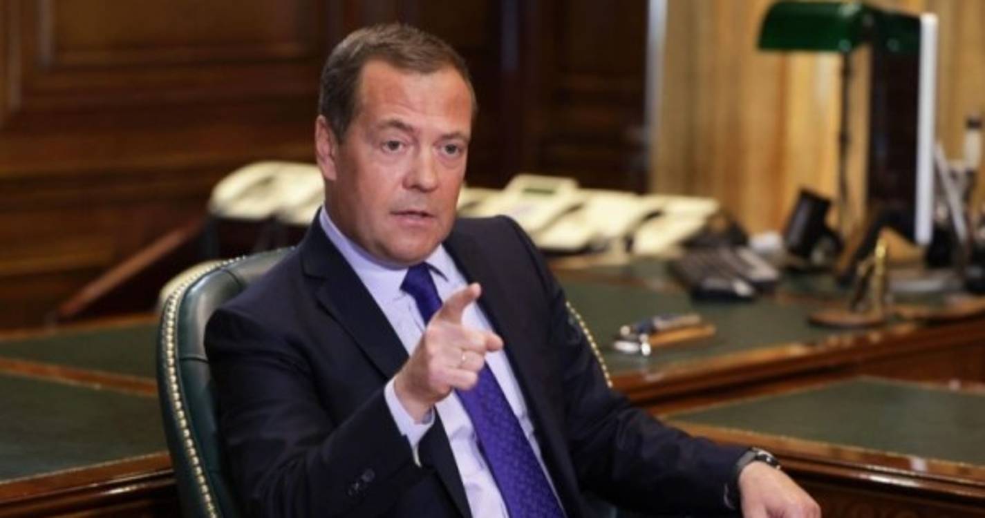 Ucrânia: Prender Putin seria "declaração de guerra" a Moscovo, avisa Dmitri Medvedev