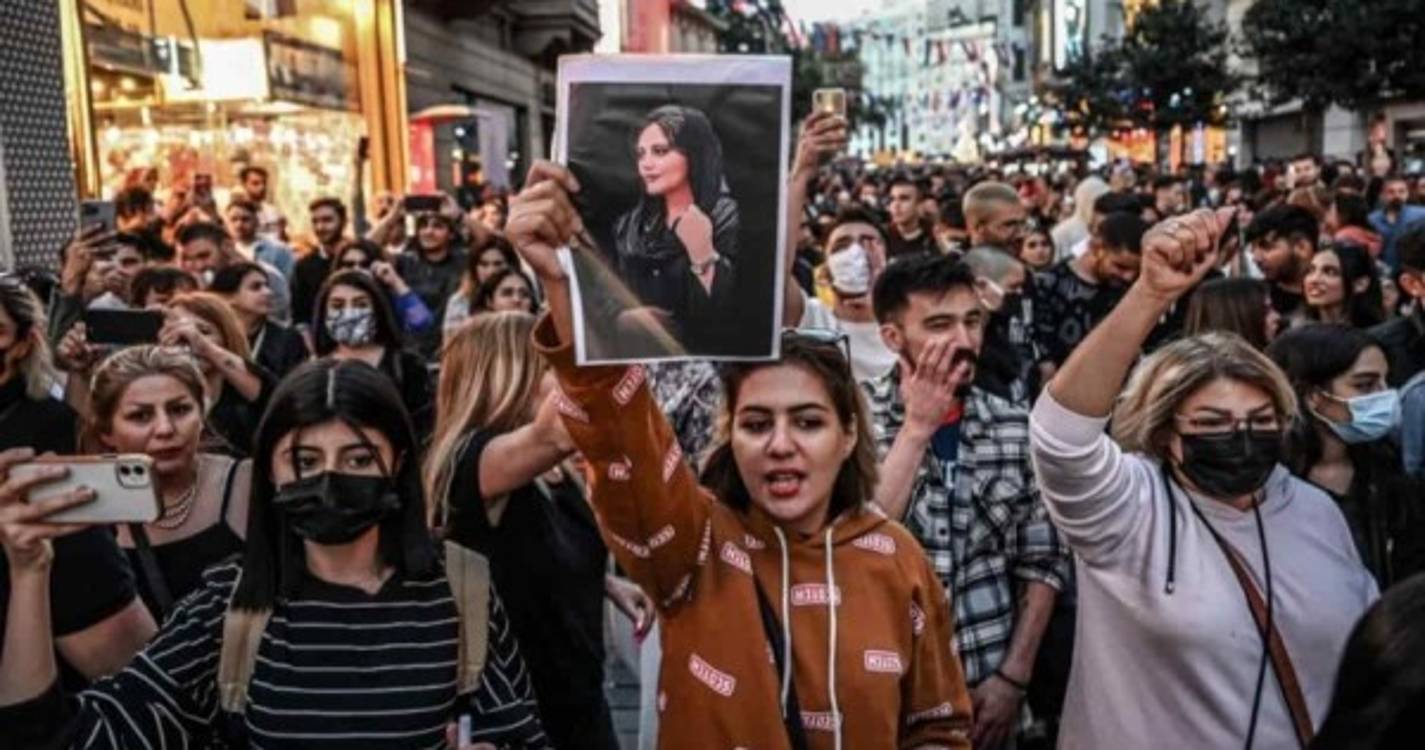 Pelo menos 75 mortos na repressão das manifestações no Irão