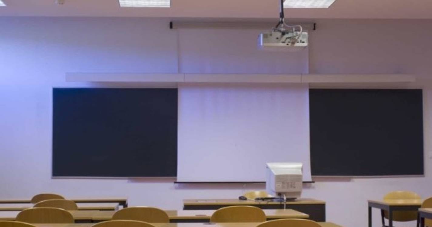 Casos covid afetaram hoje mais cinco escolas na Madeira