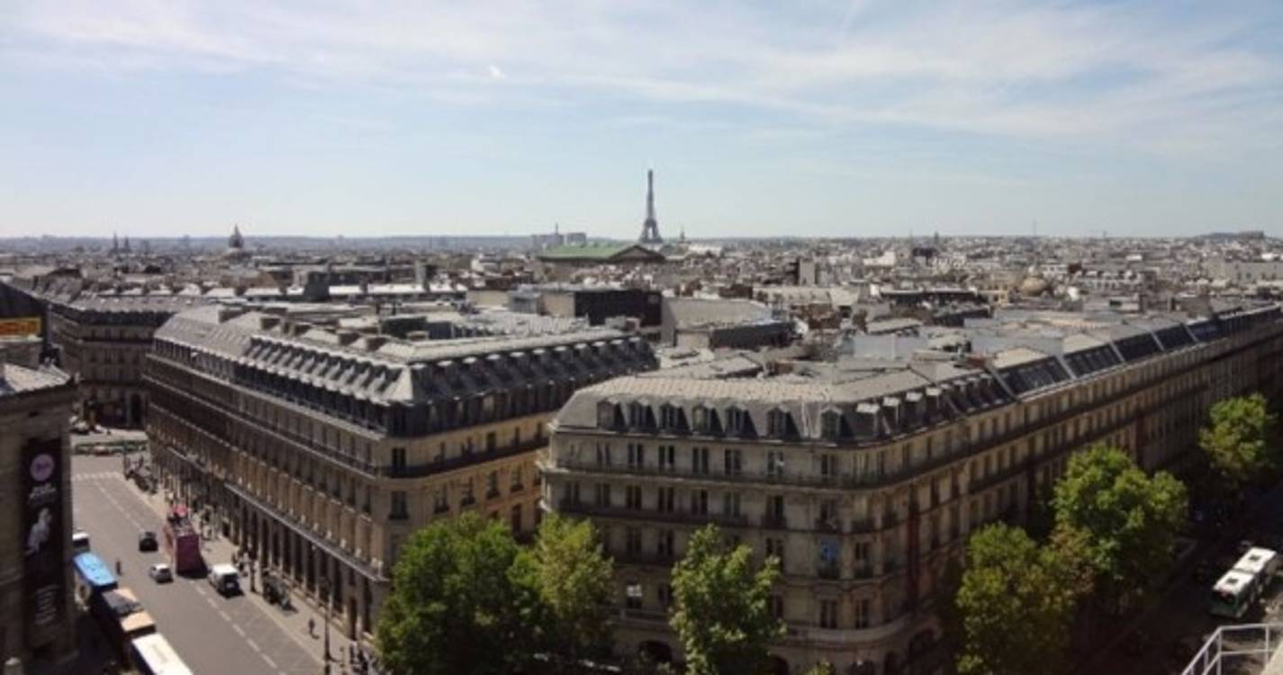 Covid-19: Manifestantes anti-vacinas a caminho de Paris