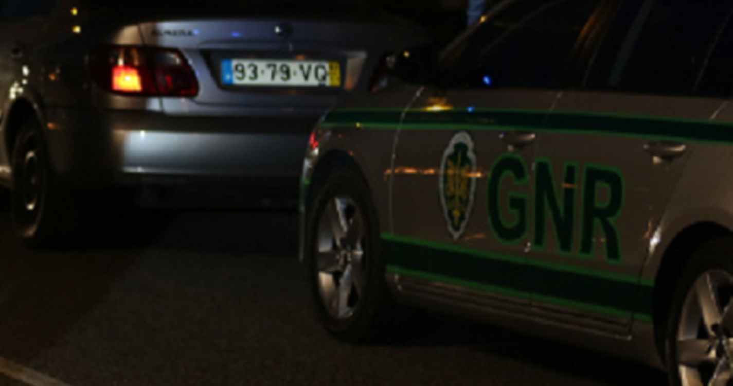 Homem cai de telhado e morre em Rebordões