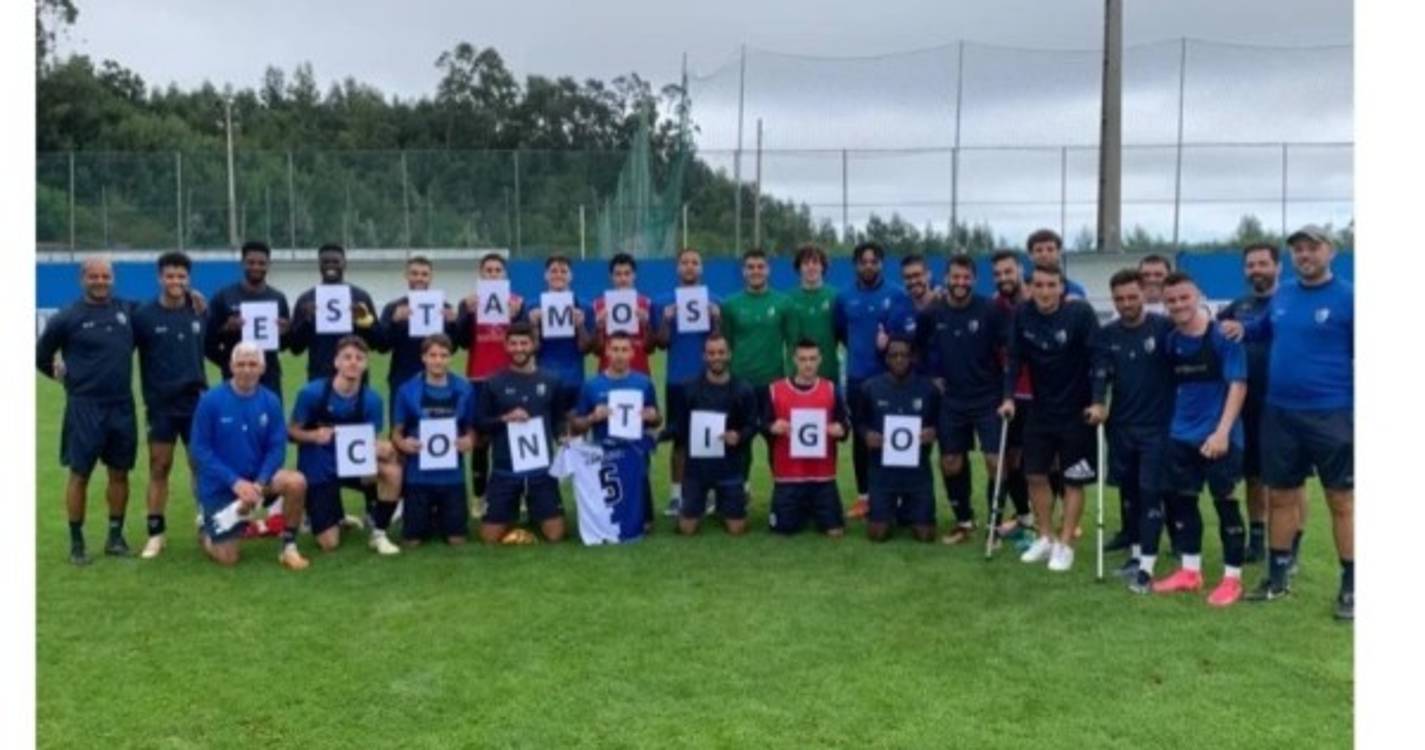 Plantel da AD Camacha manifesta apoio a lesionado Léo Andrade