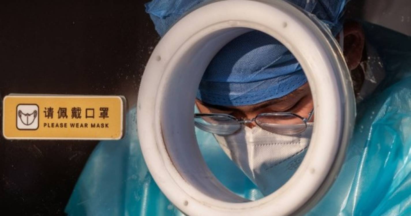 Covid-19: Hospitais de Xangai sobrecarregados face a fluxo de pacientes