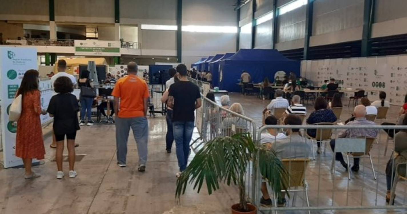 Covid-19: Região já está a administrar terceiras doses da vacina