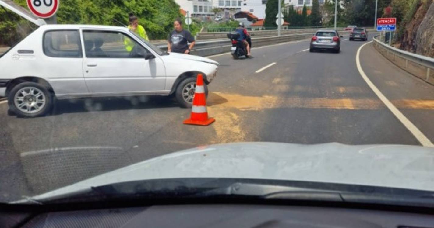 Despiste de viatura ligeira em Câmara de Lobos sem feridos