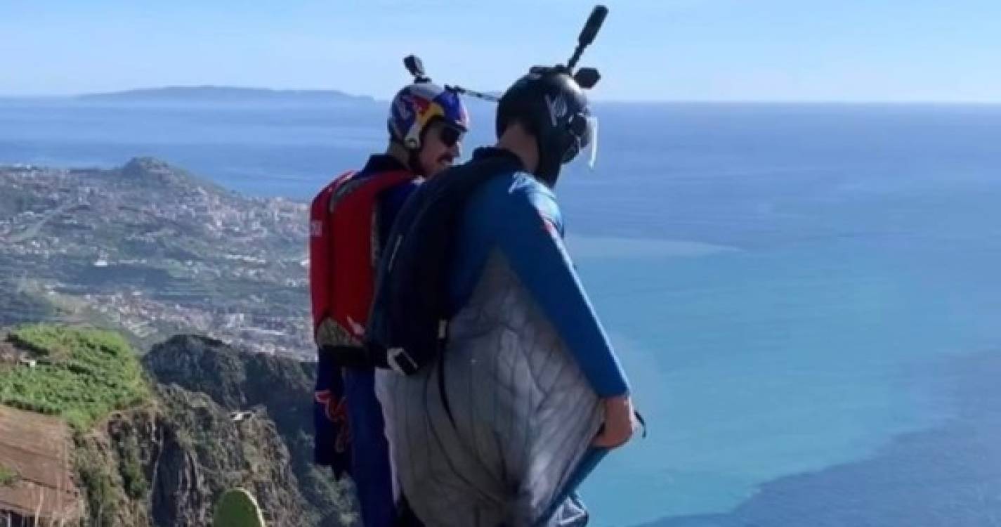 Paraquedistas da Red Bull fizeram salto na área protegida do Cabo Girão (com fotos)