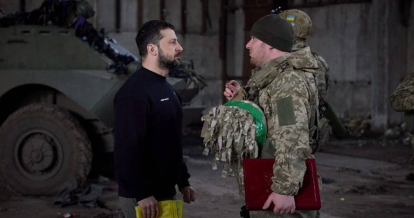 Ucrânia: Volodymyr Zelensky visita região de Kherson