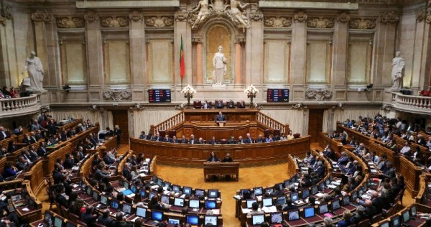 Parlamento aprova proposta de lei que altera estatutos das Ordens Profissionais