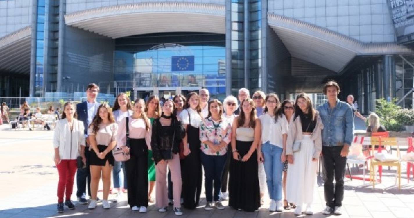 Escolas de Santa Cruz e Francisco Franco visitam o Parlamento Europeu em Bruxelas