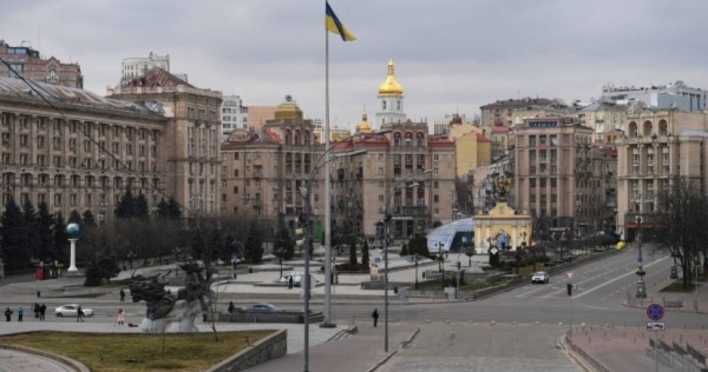 Ucrânia: Parlamento Europeu exorta União a concretizar adesão de Kiev
