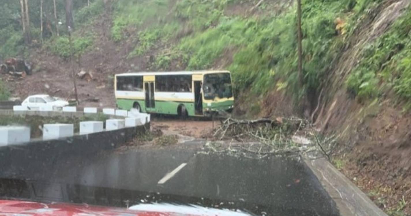 Tempestade &#34;Óscar&#34; causa pequenos danos em Machico (com fotos)