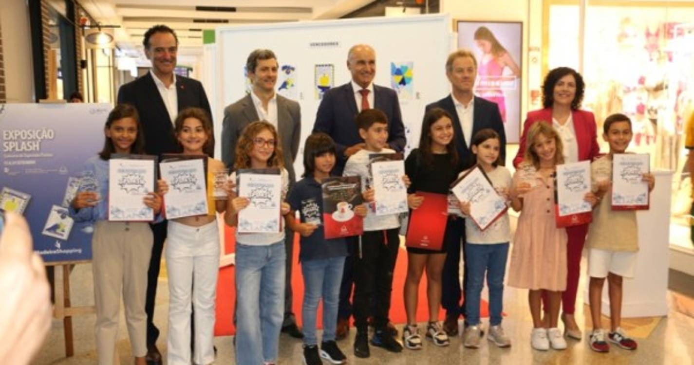 Exposição SPLASH contempla obras de 10 alunos de Expressão Plástica