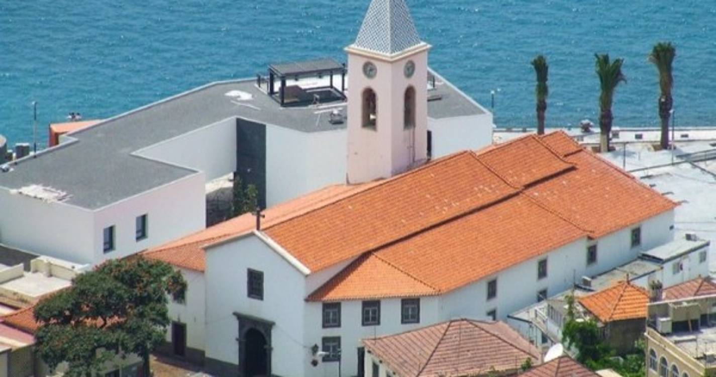 Padre acusado de humilhar criança durante a missa em Câmara de Lobos