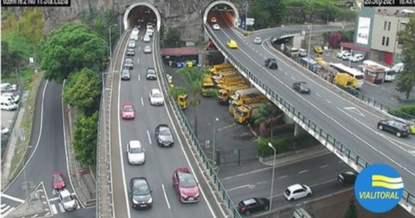 Trânsito congestionado na VR1 entre São Martinho e o Monte