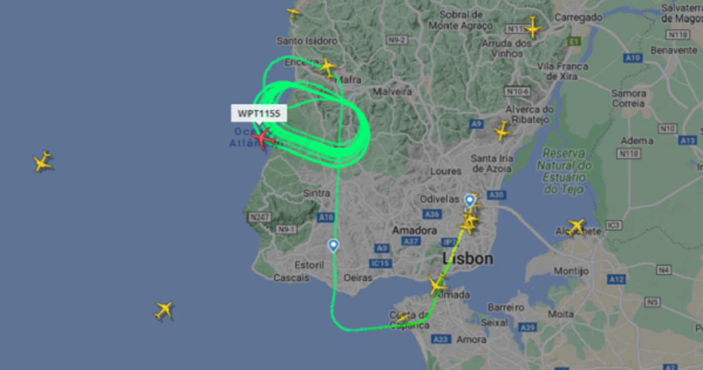 Avião com 330 passageiros tenta aterragem de emergência em Lisboa